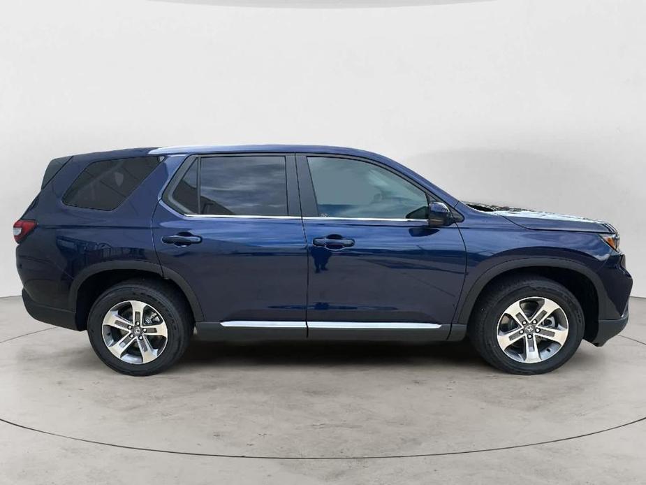 new 2025 Honda Pilot car, priced at $43,867