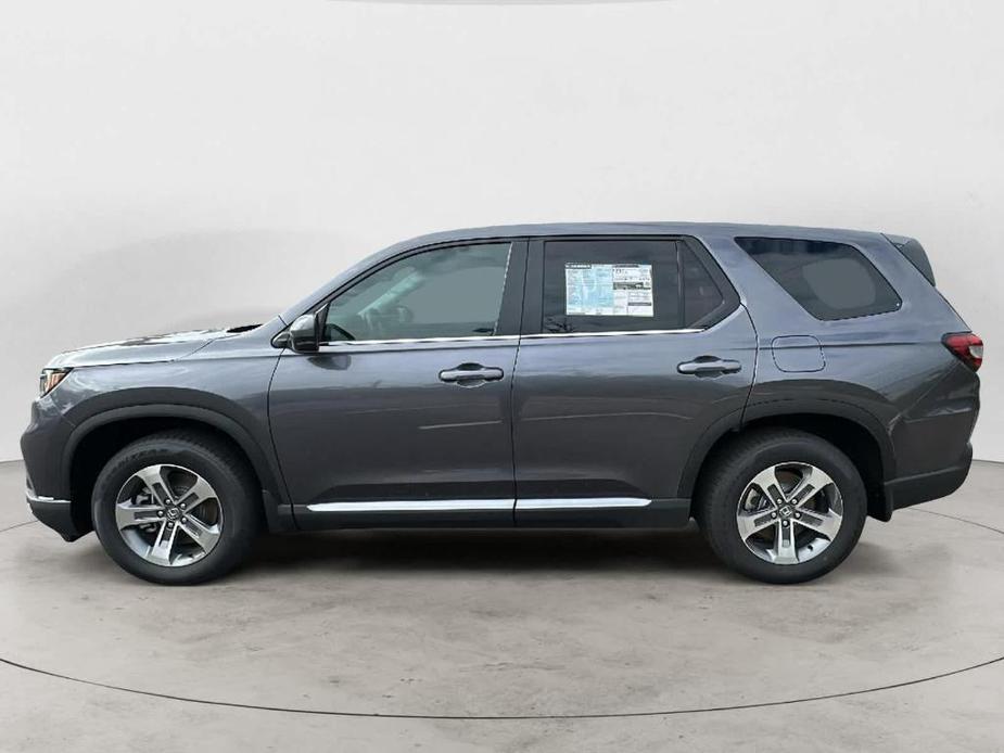 new 2025 Honda Pilot car, priced at $43,867