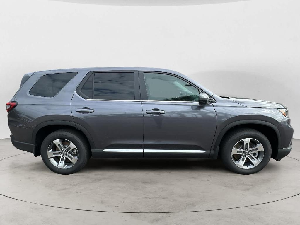 new 2025 Honda Pilot car, priced at $43,867