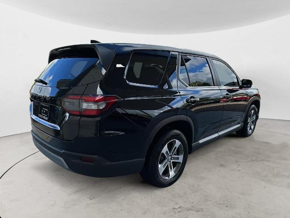 new 2025 Honda Pilot car, priced at $41,767