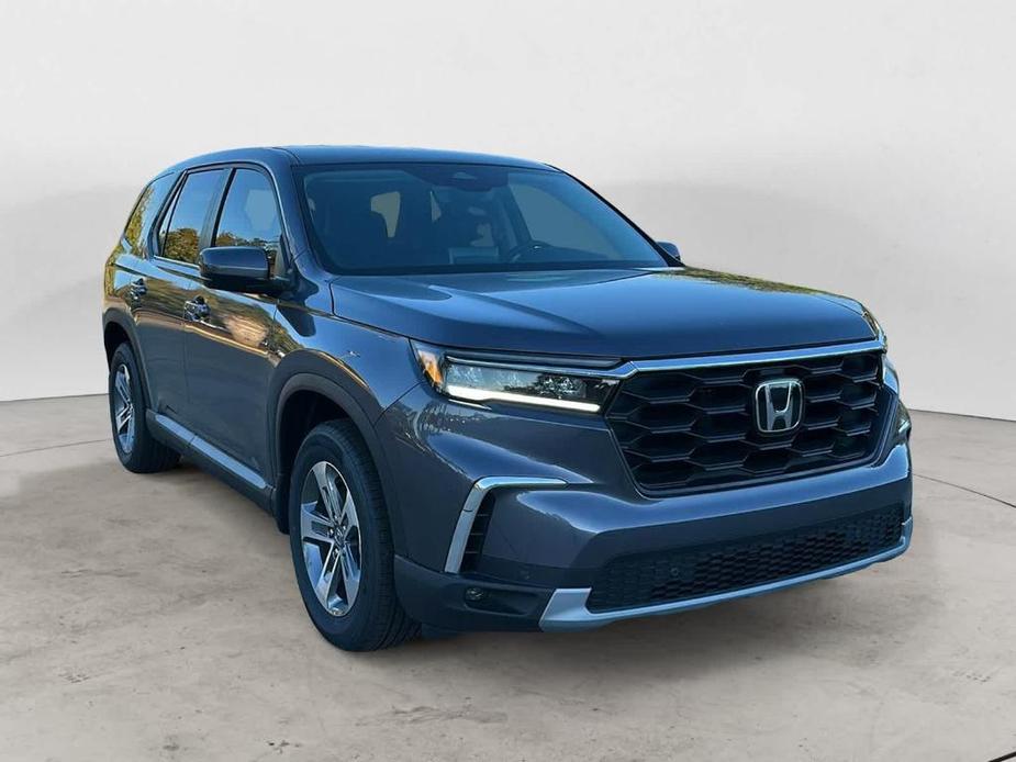 new 2025 Honda Pilot car, priced at $43,867