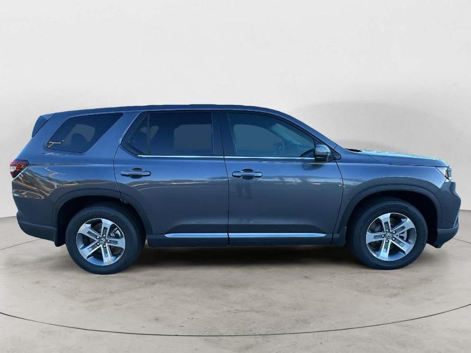 new 2025 Honda Pilot car, priced at $43,867