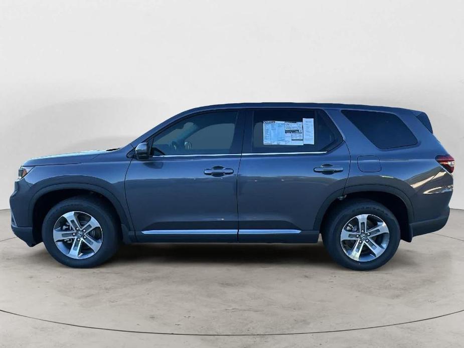 new 2025 Honda Pilot car, priced at $43,867