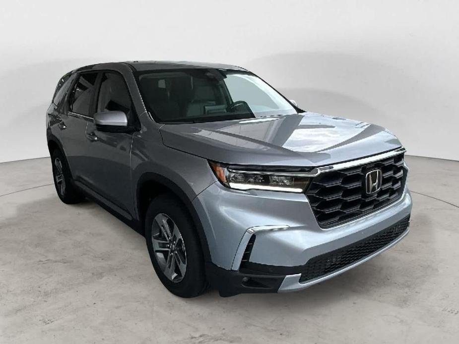 new 2025 Honda Pilot car, priced at $41,767