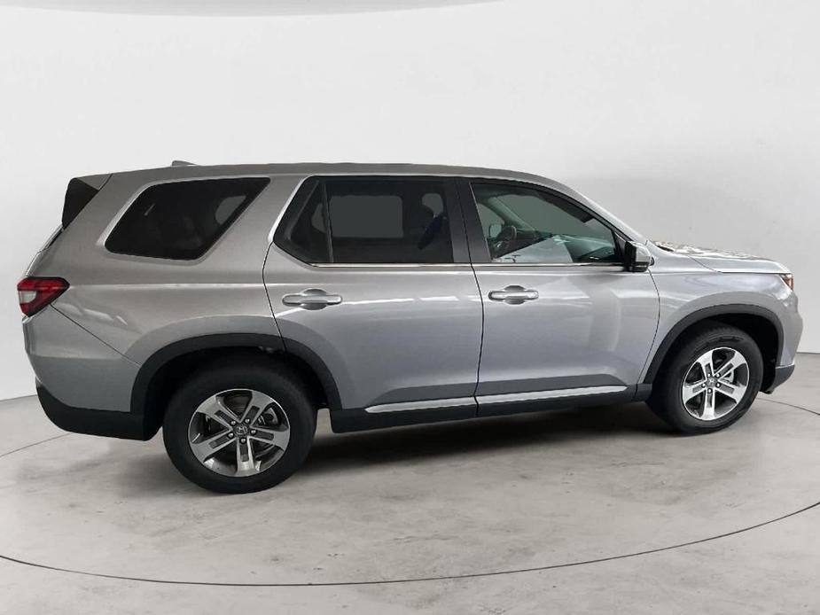 new 2025 Honda Pilot car, priced at $41,767