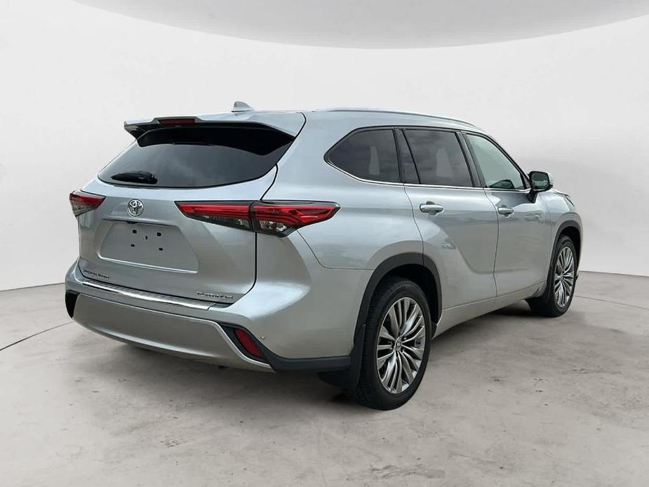 used 2020 Toyota Highlander car, priced at $32,988