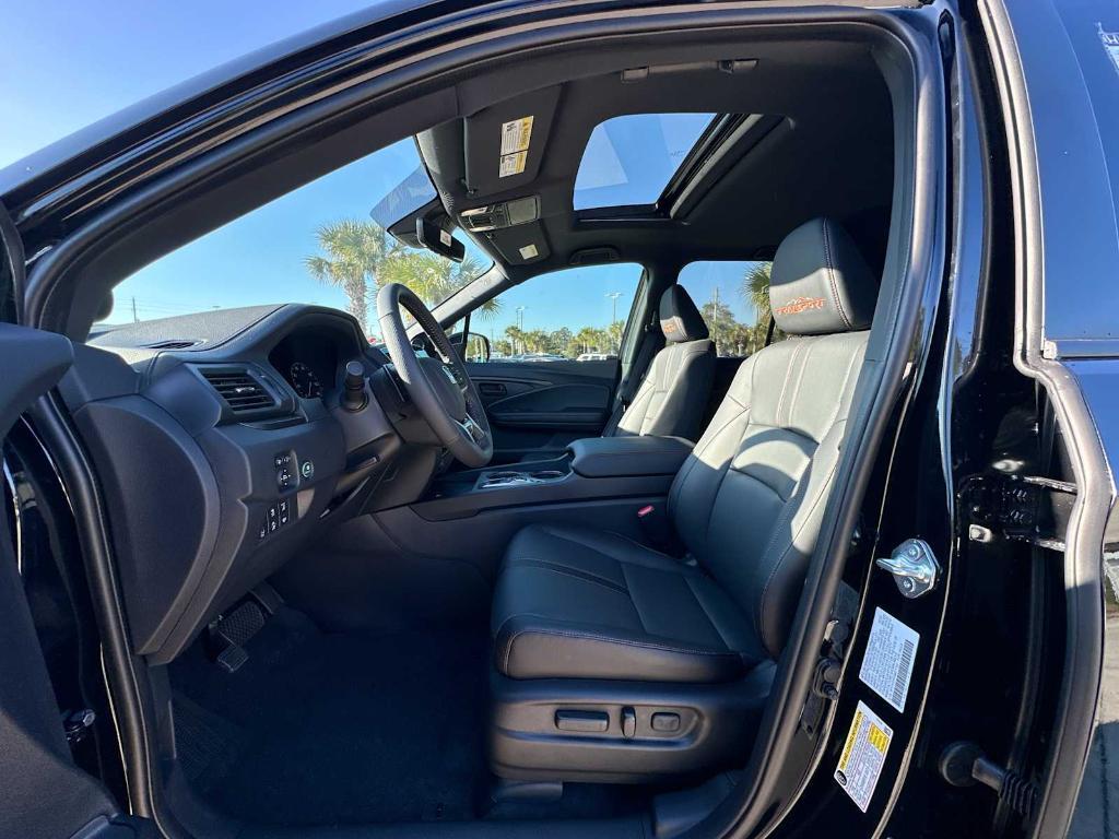 new 2025 Honda Ridgeline car, priced at $47,302