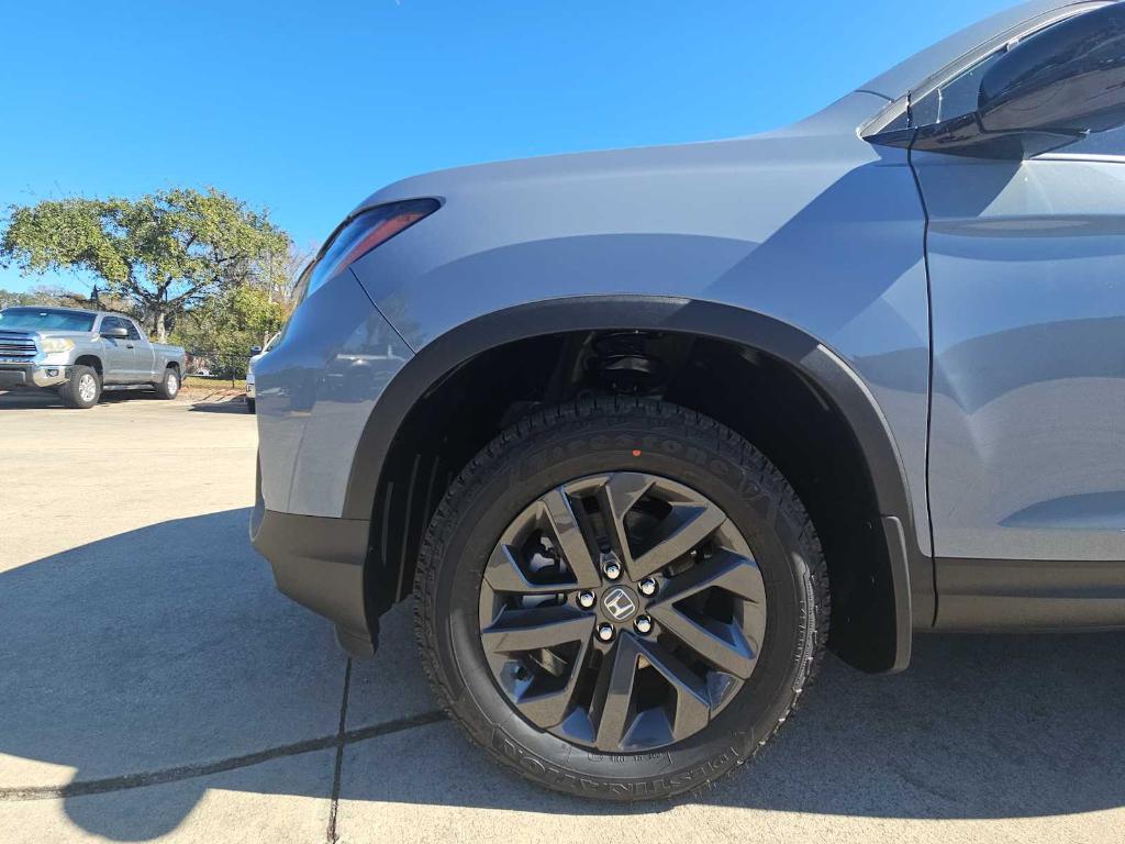 new 2025 Honda Ridgeline car, priced at $40,044