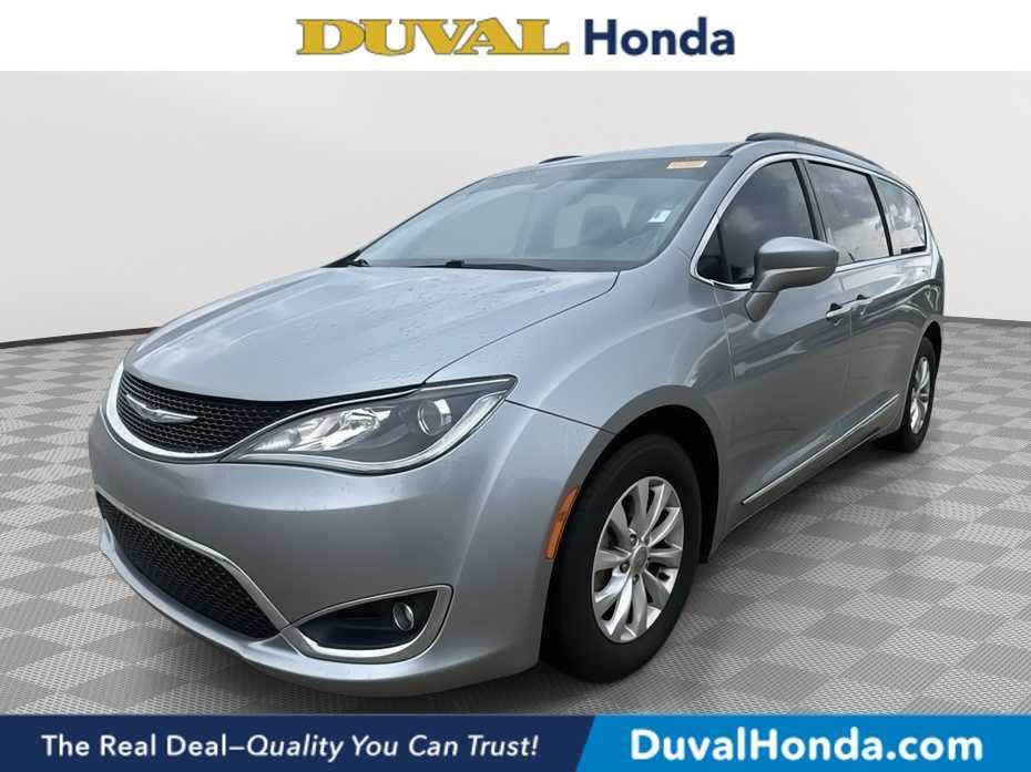 used 2017 Chrysler Pacifica car, priced at $15,588