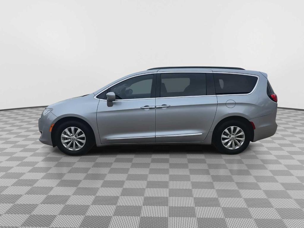 used 2017 Chrysler Pacifica car, priced at $14,888