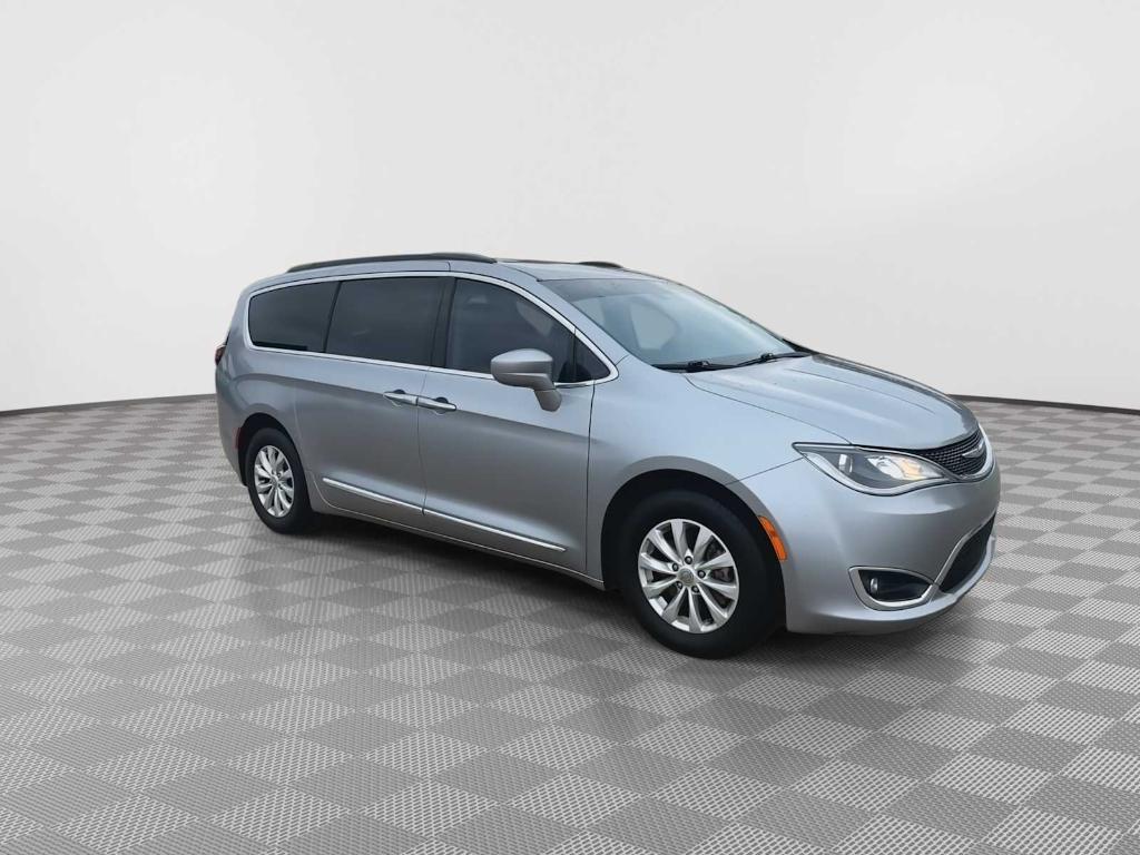 used 2017 Chrysler Pacifica car, priced at $14,888