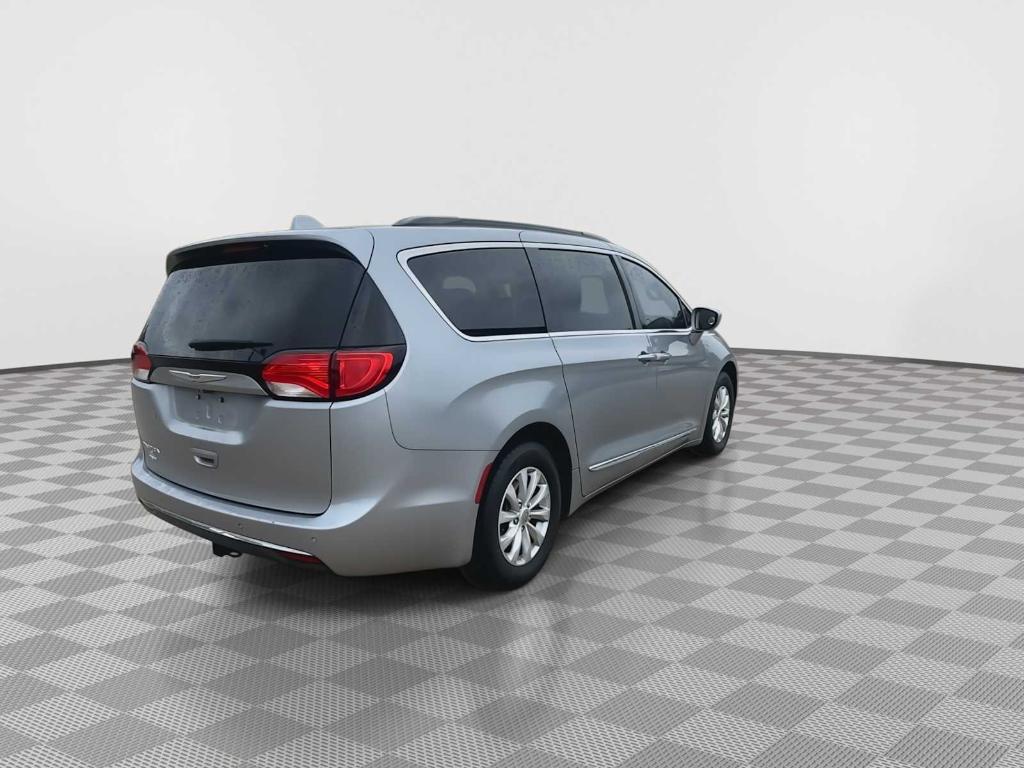 used 2017 Chrysler Pacifica car, priced at $14,888