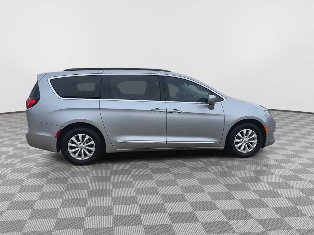 used 2017 Chrysler Pacifica car, priced at $14,888