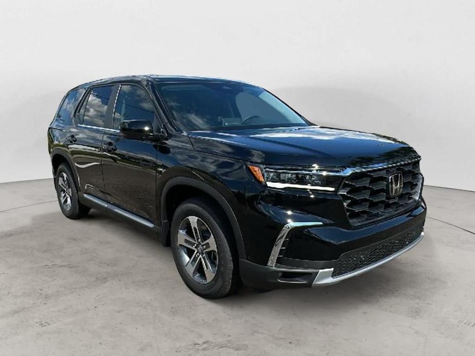 new 2025 Honda Pilot car, priced at $44,597