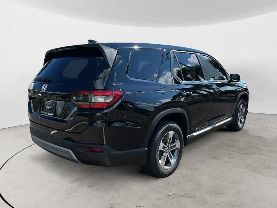 new 2025 Honda Pilot car, priced at $44,597