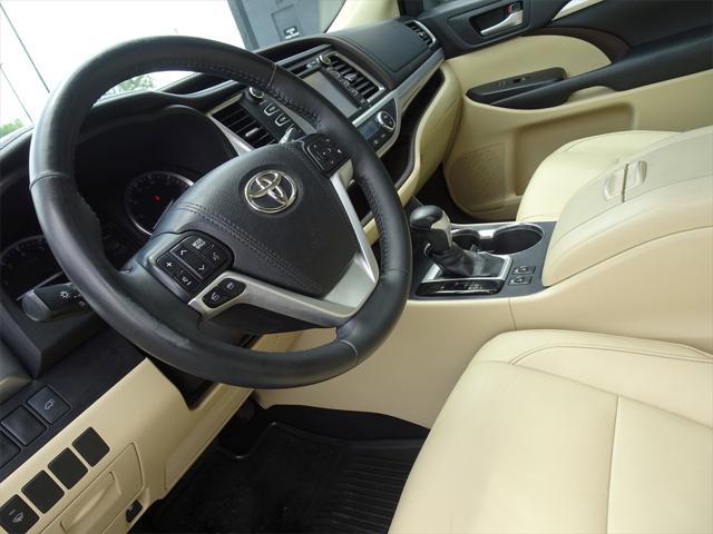 used 2015 Toyota Highlander car, priced at $14,135