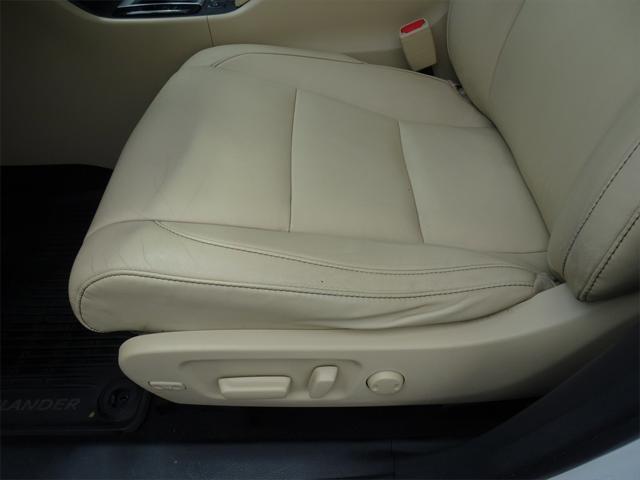 used 2015 Toyota Highlander car, priced at $14,135