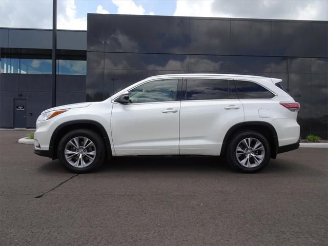used 2015 Toyota Highlander car, priced at $14,135