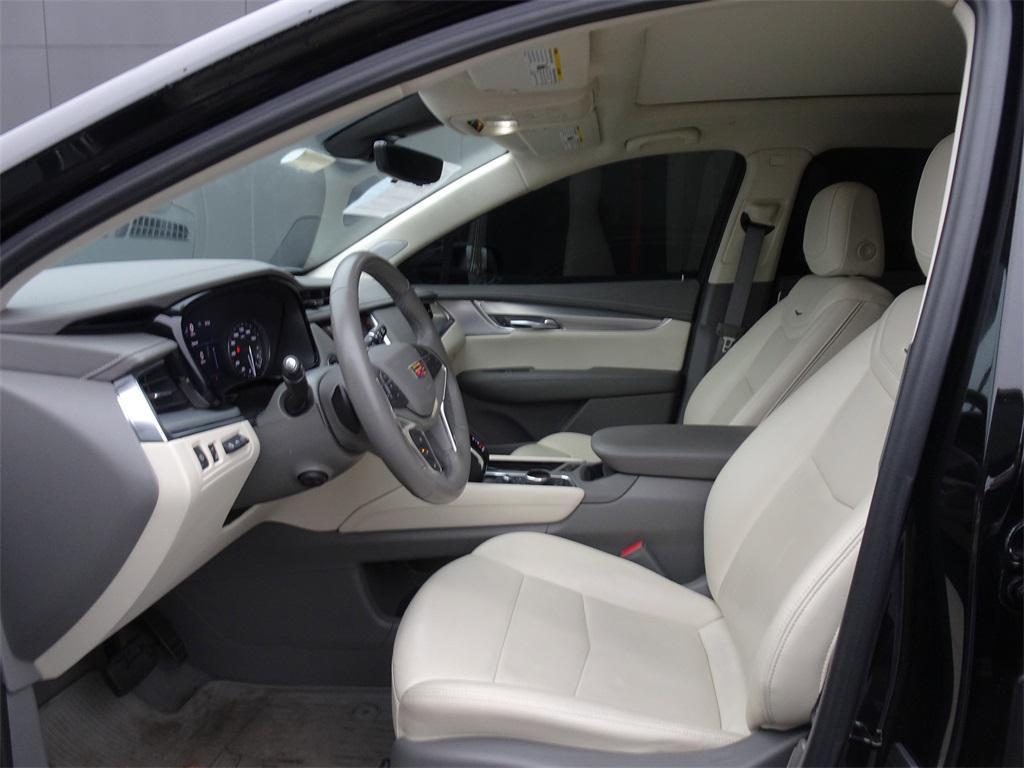 used 2022 Cadillac XT5 car, priced at $30,000