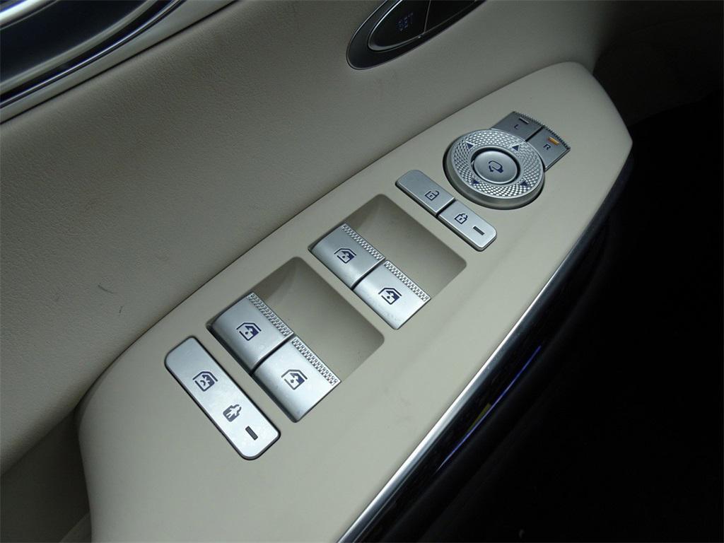 new 2025 Genesis GV70 car, priced at $70,429