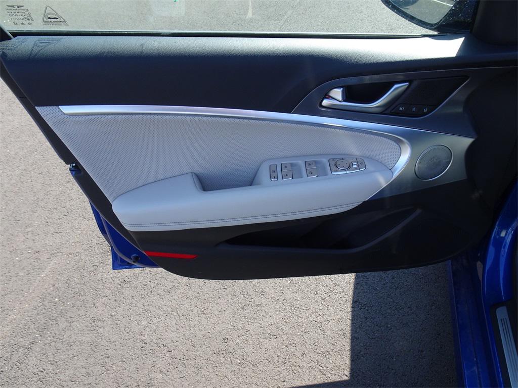 new 2025 Genesis G70 car, priced at $50,405