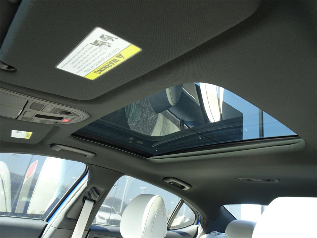 new 2025 Genesis G70 car, priced at $50,405