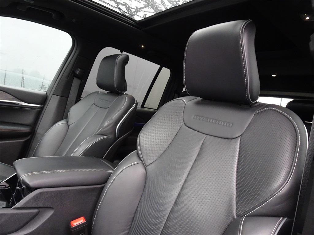 used 2025 Jeep Grand Cherokee car, priced at $49,000