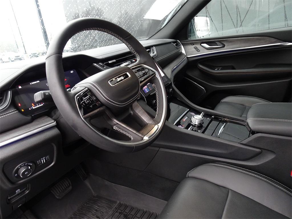 used 2025 Jeep Grand Cherokee car, priced at $49,000