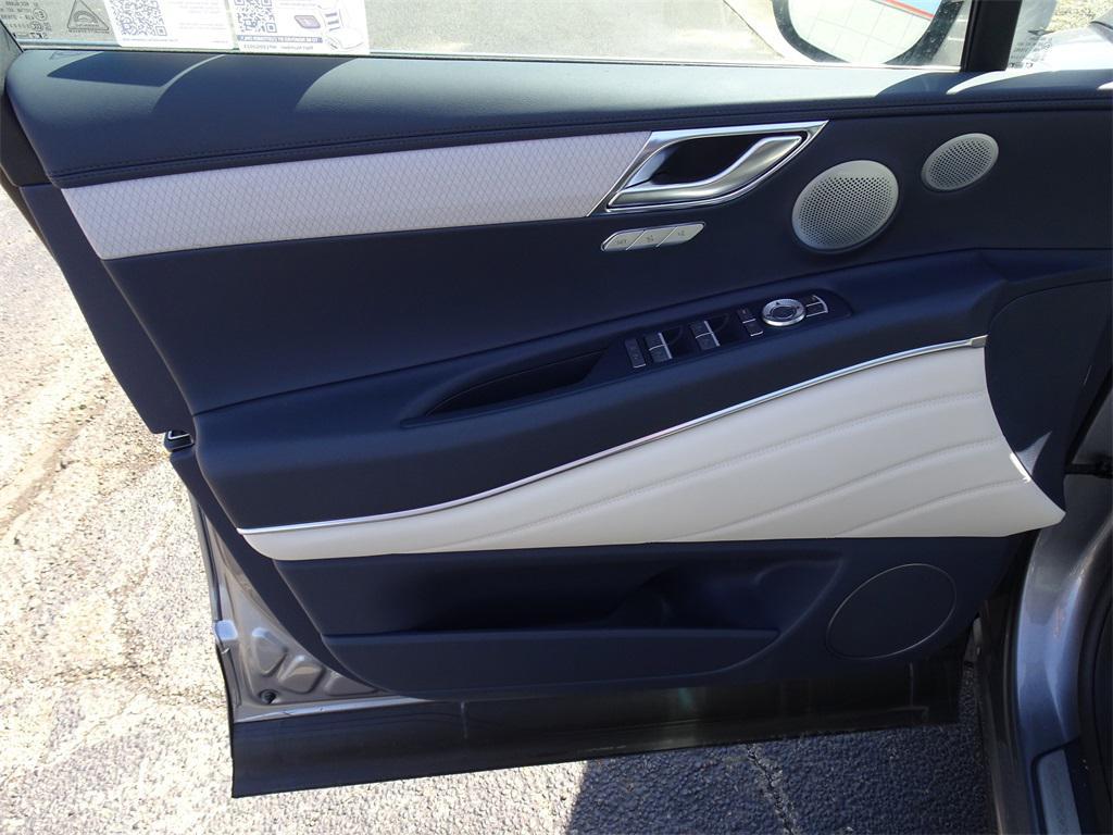 new 2025 Genesis GV80 car, priced at $82,570