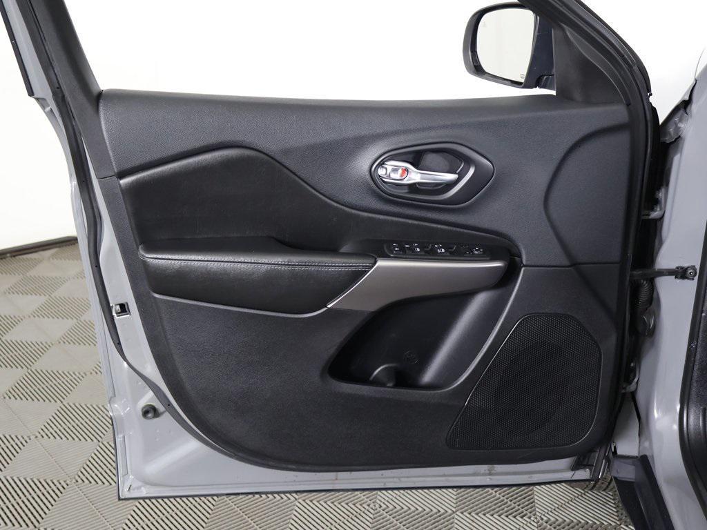 used 2019 Jeep Cherokee car, priced at $11,890