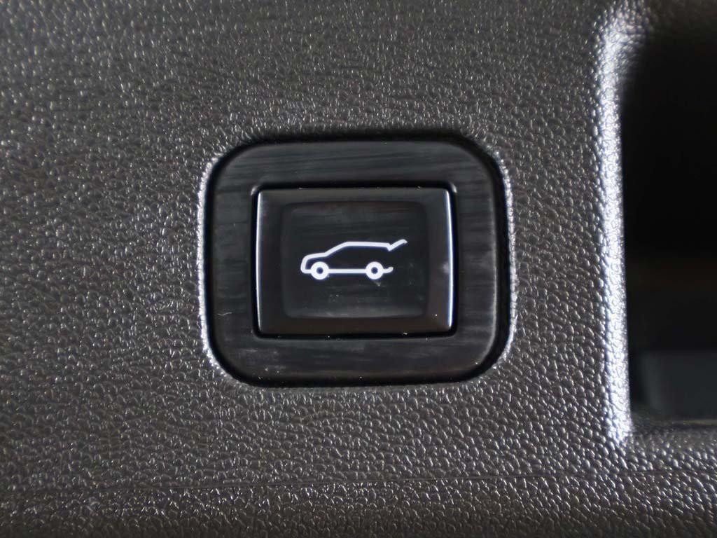 used 2022 Chevrolet Equinox car, priced at $19,689
