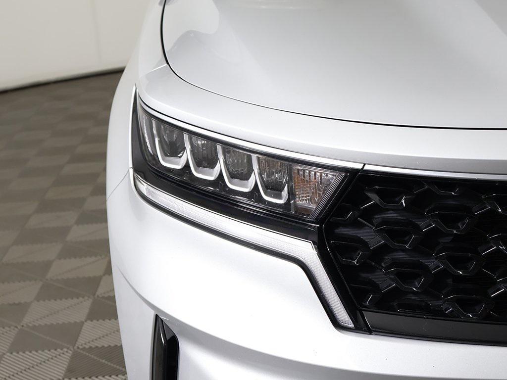 used 2022 Kia Sorento Hybrid car, priced at $18,499