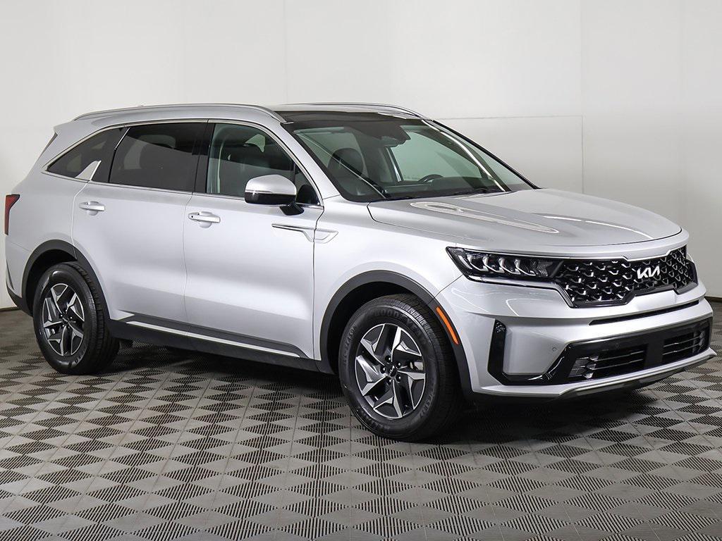 used 2022 Kia Sorento Hybrid car, priced at $18,499