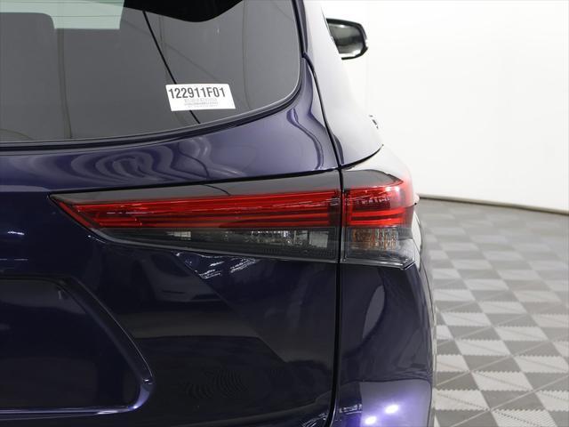 used 2021 Toyota Highlander car, priced at $29,199