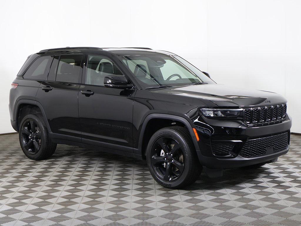 used 2022 Jeep Grand Cherokee car, priced at $29,719