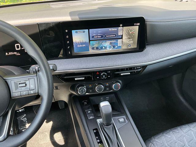 new 2025 Nissan Kicks car, priced at $26,300
