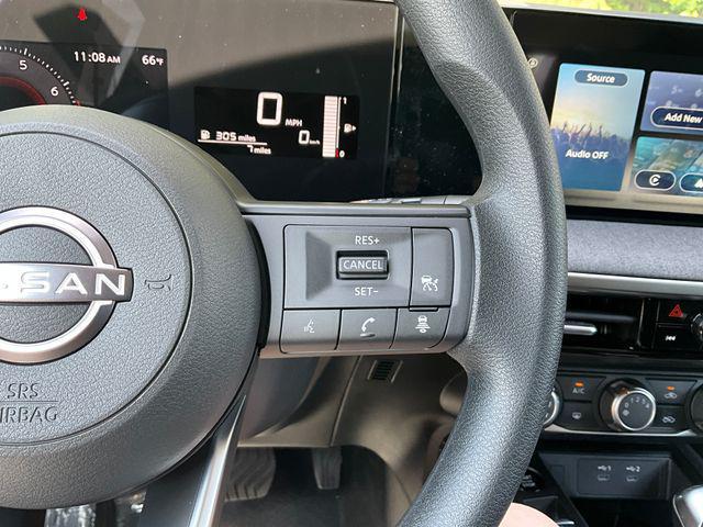 new 2025 Nissan Kicks car, priced at $26,300