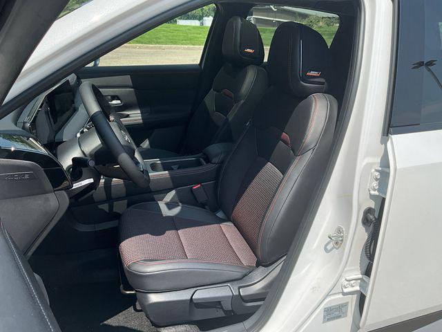 new 2025 Nissan Kicks car, priced at $30,774