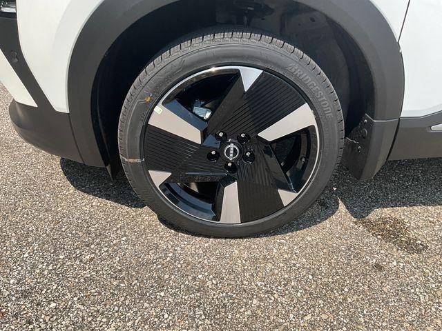 new 2025 Nissan Kicks car, priced at $30,774