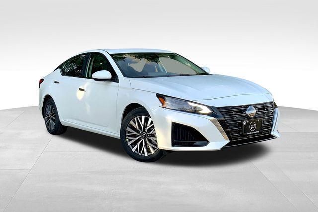 new 2024 Nissan Altima car, priced at $30,318