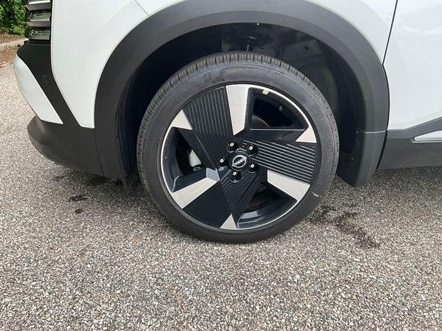 new 2025 Nissan Kicks car, priced at $29,508