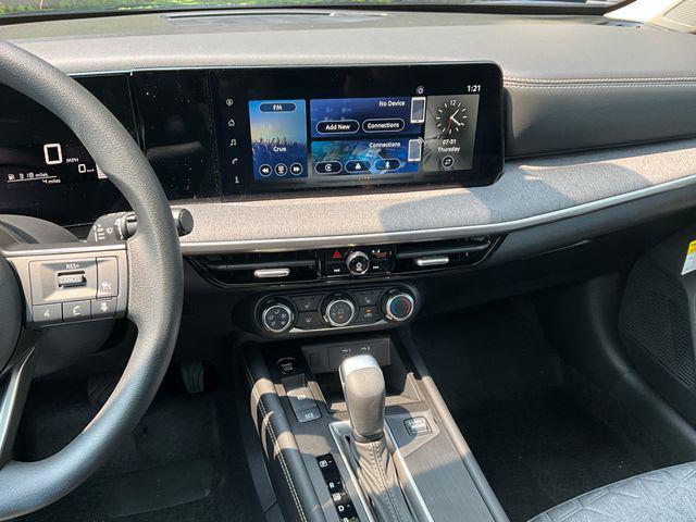 new 2025 Nissan Kicks car, priced at $27,493