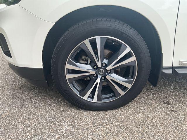 used 2020 Nissan Pathfinder car, priced at $23,998