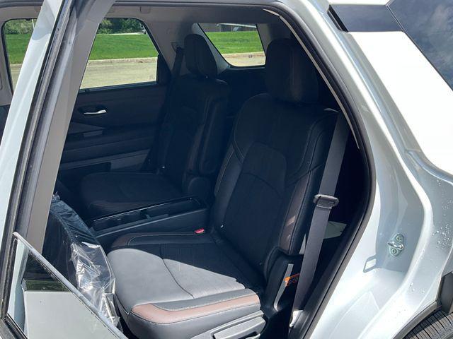 new 2025 Nissan Pathfinder car, priced at $51,533