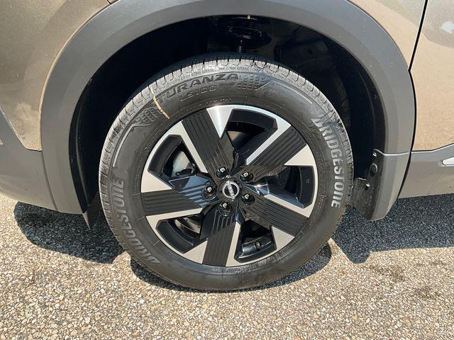 new 2025 Nissan Kicks car, priced at $27,493