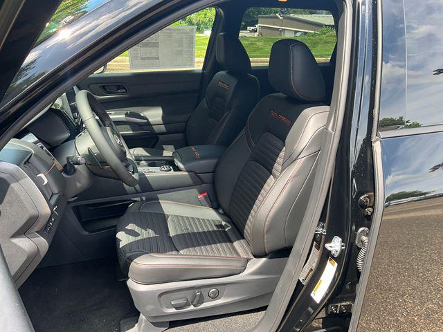 new 2025 Nissan Pathfinder car, priced at $45,467