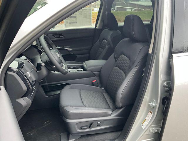 new 2025 Nissan Pathfinder car, priced at $43,459