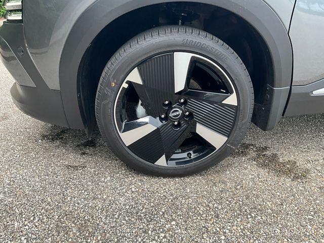 new 2025 Nissan Kicks car, priced at $28,334