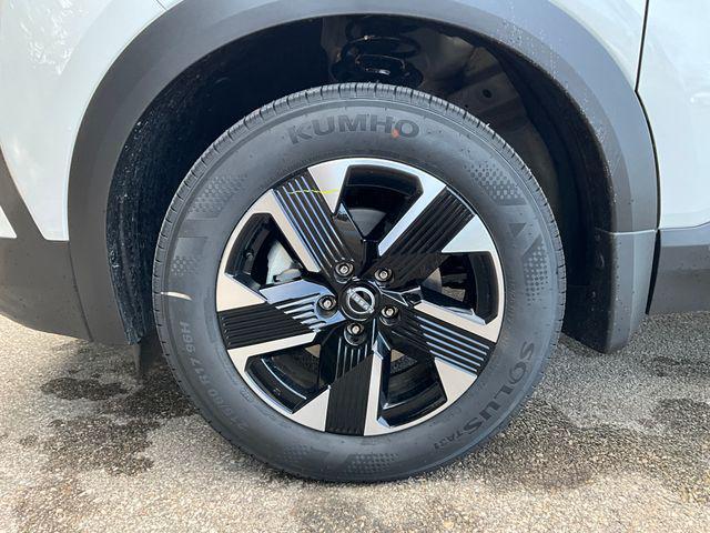 new 2025 Nissan Kicks car, priced at $27,229