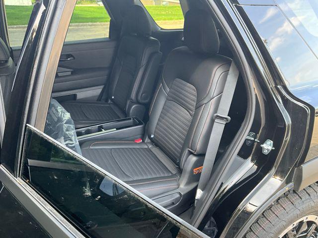 new 2025 Nissan Pathfinder car, priced at $46,232